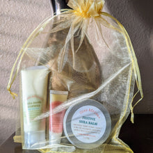 Load image into Gallery viewer, Chez Africa | the Shea Gift Set bag
